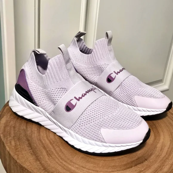 NWOT Champion sz7w runners purple lilac